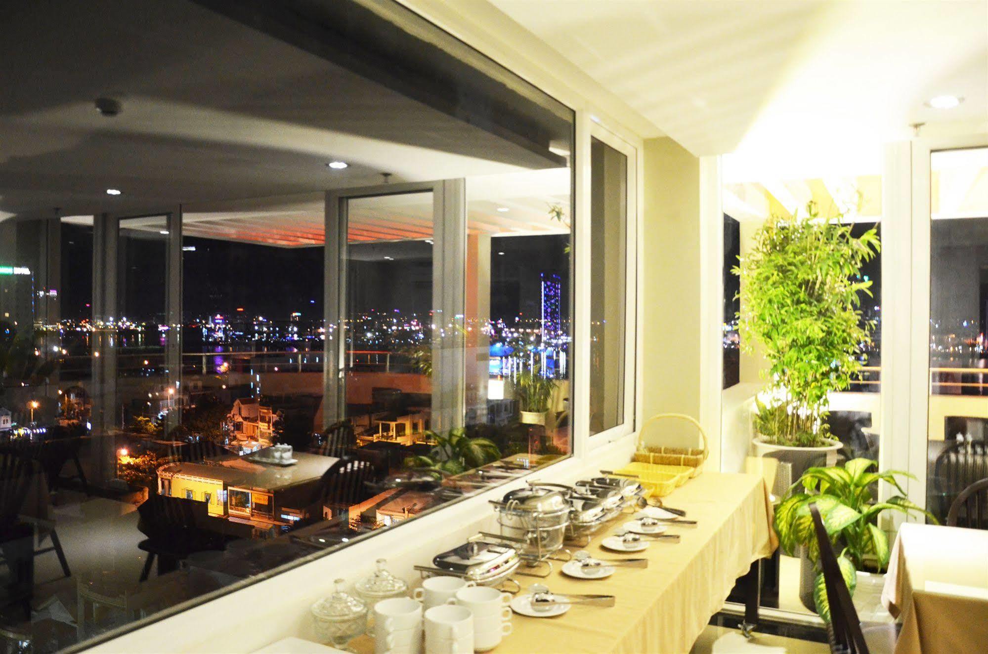 D&C Hotel Da Nang Exteriör bild